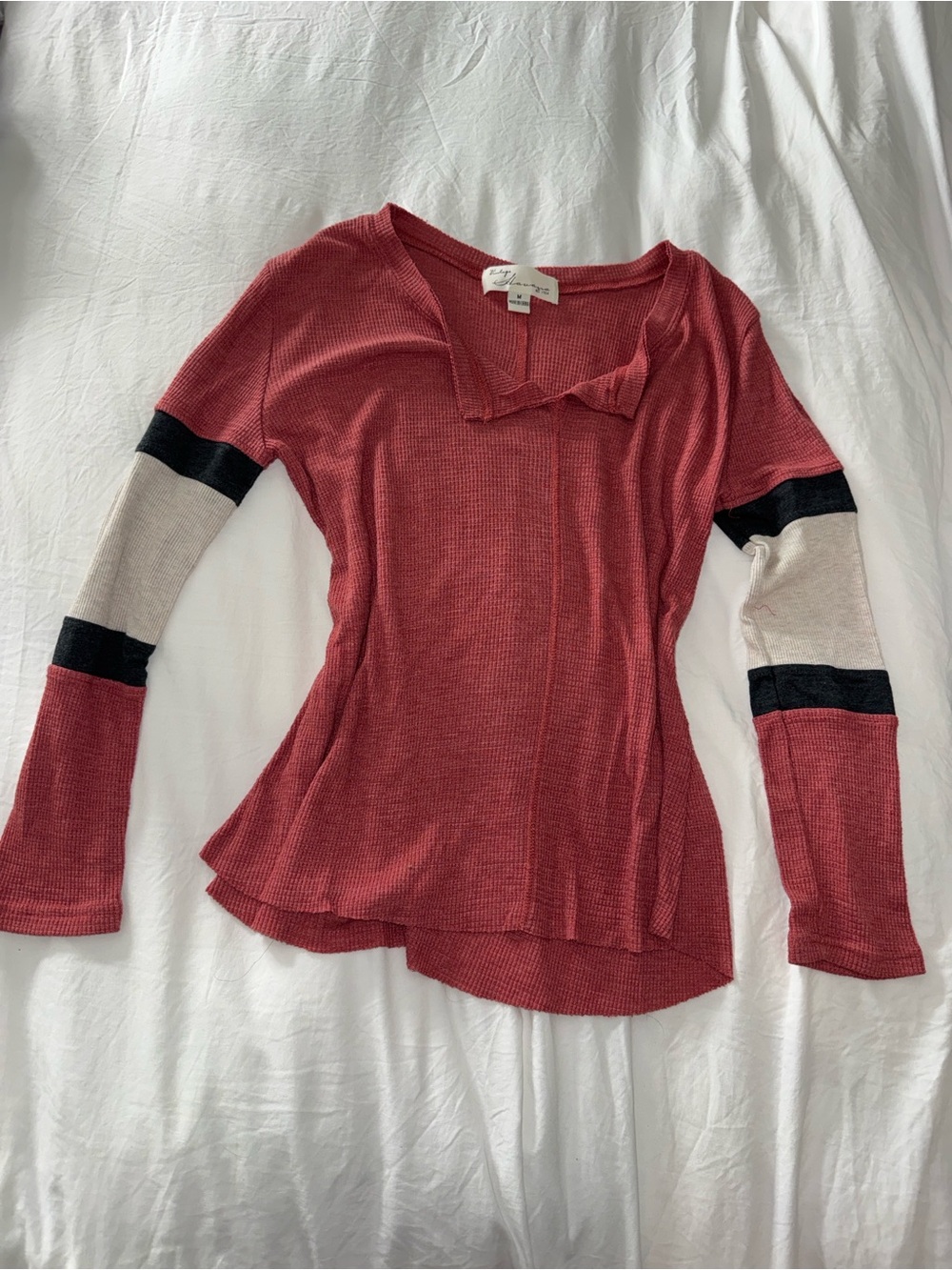 Dusty Pink Waffle-Knit V-Neck Pullover with Grey and Cream Sleeve Stripes